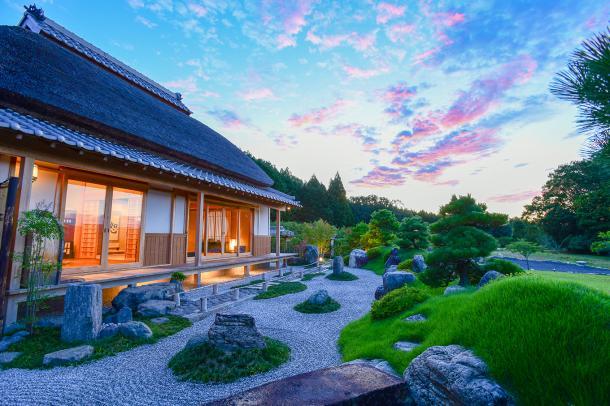 奈良県にある絶景、古民家再生お宿「ささゆり庵」さんの送迎サービスが始まりました